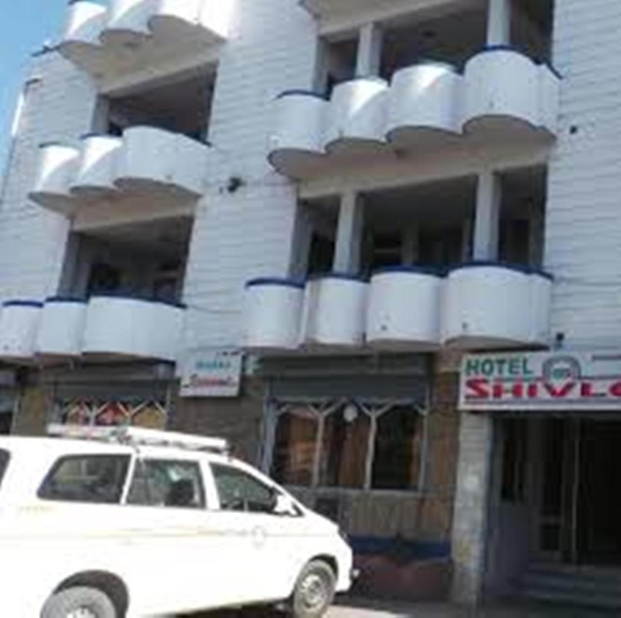 Hotel Shivlok Rishīkesh Екстериор снимка
